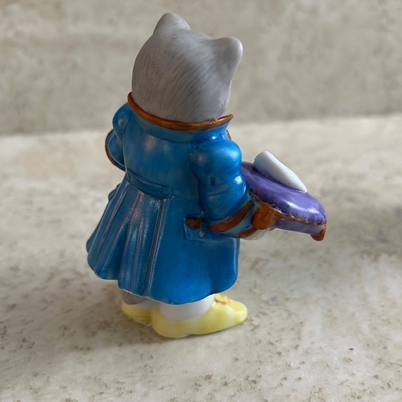 Vintage Schmid Kitty Cucumber Figurine Albert w Cinderella glass slipper 1990 - Picture 3 of 7